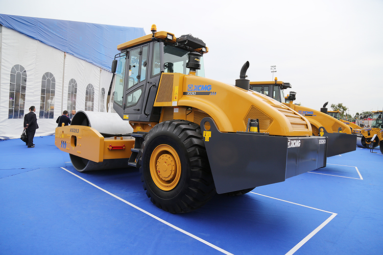 XCMG 26 ton XS263 China heavy duty single drum vibratory road rollers for sale